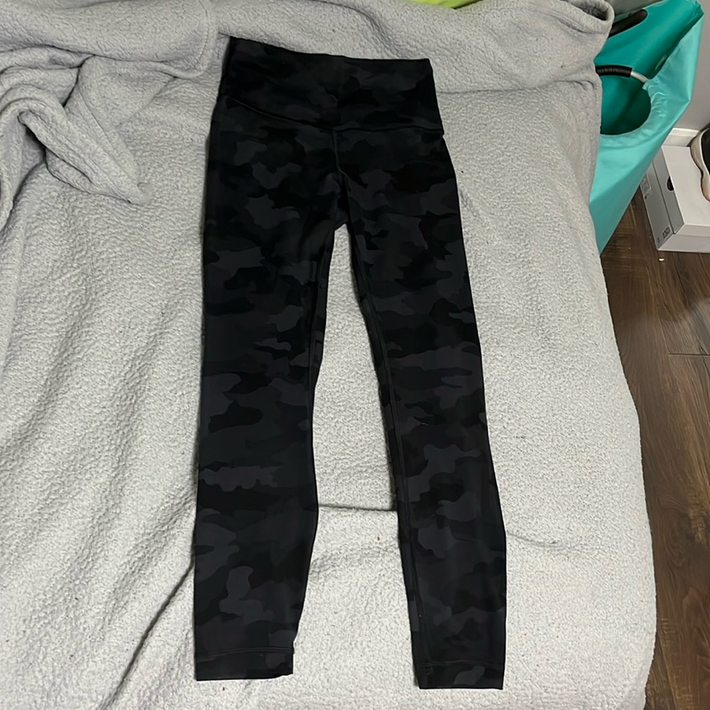 black camo lulu wunder train leggings